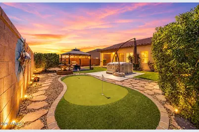 945 W Empress Tree Avenue, San Tan Valley, AZ 85140 - Photo 1