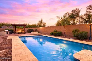 2405 East Charlotte Dr, Phoenix, AZ 85024 - Photo 54