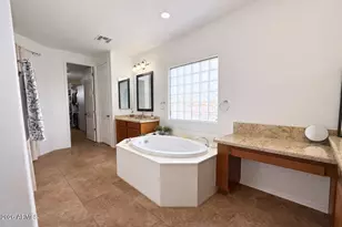 2405 East Charlotte Dr, Phoenix, AZ 85024 - Photo 38