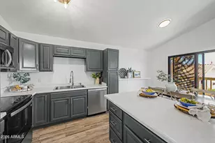 4021 E Amberwood Dr, Phoenix, AZ 85048 - Photo 10