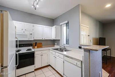 2929 W Yorkshire Drive #1128, Phoenix, AZ 85027 - Photo 10