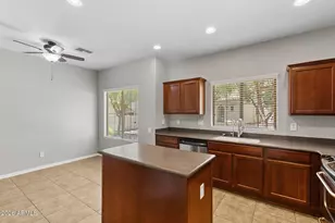 26712 N Babbling Brook Dr, Phoenix, AZ 85083 - Photo 10