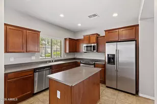 26712 N Babbling Brook Dr, Phoenix, AZ 85083 - Photo 2