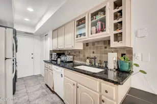 731 E North Ln, Phoenix, AZ 85020 - Photo 10