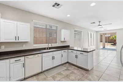 2319 W Beverly Road, Phoenix, AZ 85041 - Photo 8