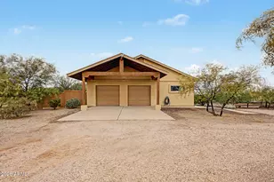 45812 W J-1 Ranch Rd, Wickenburg, AZ 85390 - Photo 2