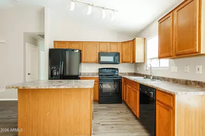 11017 W Wilshire Drive, Avondale, AZ 85392 - Photo 4