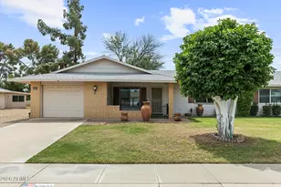 10801 W Caron Dr, Sun City, AZ 85351 - Photo 2
