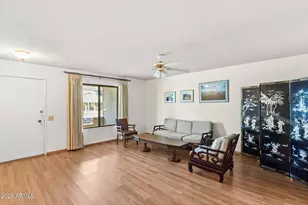 10801 W Caron Dr, Sun City, AZ 85351 - Photo 6
