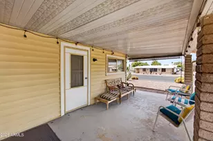 523 S Park View Cir, Mesa, AZ 85208 - Photo 8