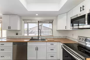 14053 N Hampstead Dr, Fountain Hills, AZ 85268 - Photo 4