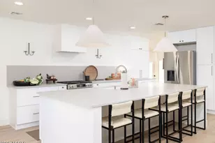2442 E Claire Dr, Phoenix, AZ 85032 - Photo 2