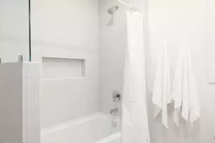 2442 E Claire Dr, Phoenix, AZ 85032 - Photo 6