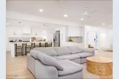 2442 E Claire Drive, Phoenix, AZ 85032 - Photo 4