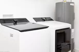 2442 E Claire Dr, Phoenix, AZ 85032 - Photo 8