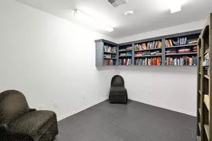 2929 W Yorkshire Dr, Phoenix, AZ 85027 - Photo 30