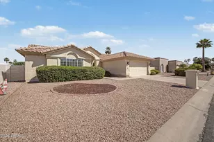 10604 E Bellflower Dr, Sun Lakes, AZ 85248 - Photo 2
