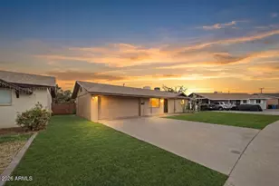 3709 W Echo Ln, Phoenix, AZ 85051 - Photo 2