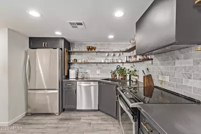 334 W Medlock Drive #D102, Phoenix, AZ 85013 - Photo 16