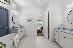 4201 E Cheery Lynn Rd, Phoenix, AZ 85018 - Photo 14