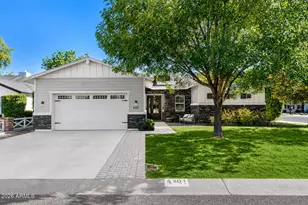 4201 E Cheery Lynn Rd, Phoenix, AZ 85018 - Photo 1