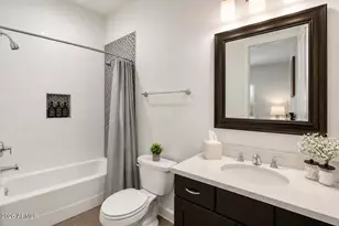 4201 E Cheery Lynn Rd, Phoenix, AZ 85018 - Photo 18