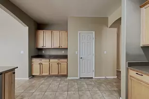 991 E Saddleback Pl, San Tan Valley, AZ 85143 - Photo 4