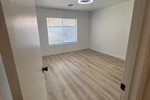 2739 E Beverly Ln, Phoenix, AZ 85032 - Photo 12