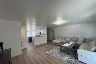 2739 E Beverly Ln, Phoenix, AZ 85032 - Photo 8