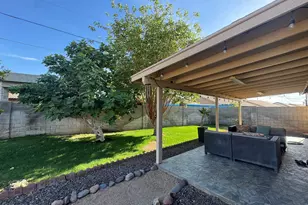 2739 E Beverly Ln, Phoenix, AZ 85032 - Photo 18