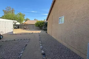 2739 E Beverly Ln, Phoenix, AZ 85032 - Photo 24