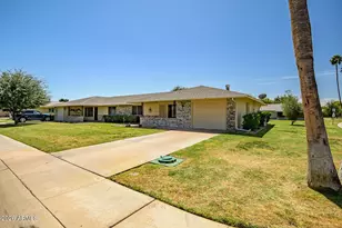 9613 W Oak Ridge Dr, Sun City, AZ 85351 - Photo 4
