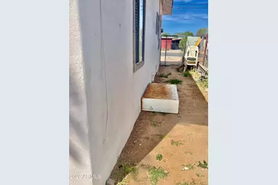 75 N Bush Street, Florence, AZ 85132 - Photo 2