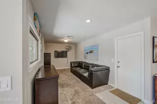 319 N Valencia Dr, Chandler, AZ 85226 - Photo 10