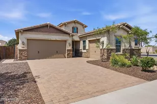 3930 E Chestnut Ln, Gilbert, AZ 85298 - Photo 2