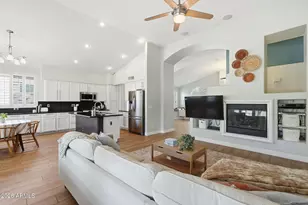4332 E Melinda Ln, Phoenix, AZ 85050 - Photo 28