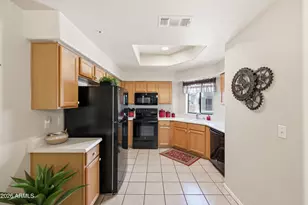 9151 W Greenway Rd, Peoria, AZ 85381 - Photo 10