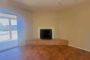 2335 E Beverly Ln, Phoenix, AZ 85022 - Photo 4