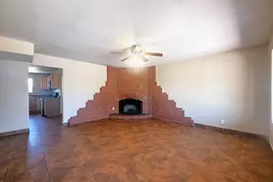 2335 E Beverly Ln, Phoenix, AZ 85022 - Photo 2
