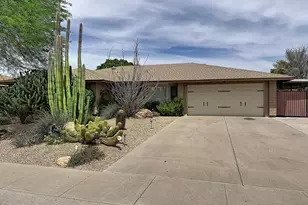 3136 W Taro Ln, Phoenix, AZ 85027 - Photo 2