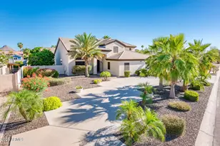 5322 W Whispering Wind Dr, Glendale, AZ 85310 - Photo 2