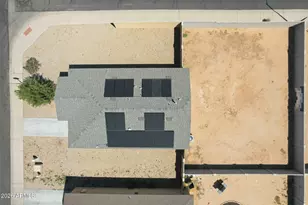 135 E Watson Pl, Casa Grande, AZ 85122 - Photo 2
