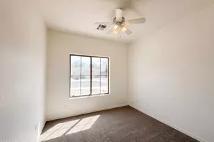 606 W Beautiful Ln, Phoenix, AZ 85041 - Photo 12