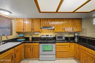 601 E Wescott Dr, Phoenix, AZ 85024 - Photo 18