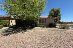 10852 W Emerald Dr, Sun City, AZ 85351 - Photo 2