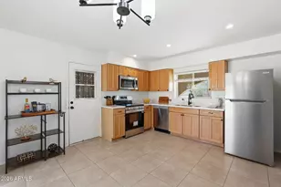 2201 E Gretta Pl, Phoenix, AZ 85022 - Photo 10