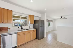 2201 E Gretta Pl, Phoenix, AZ 85022 - Photo 4
