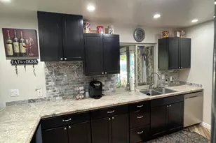 9110 W Long Hills Dr, Sun City, AZ 85351 - Photo 12