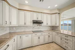 8407 E Del Camino Dr, Scottsdale, AZ 85258 - Photo 14
