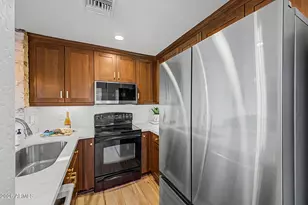 815 E Rose Ln, Phoenix, AZ 85014 - Photo 10
